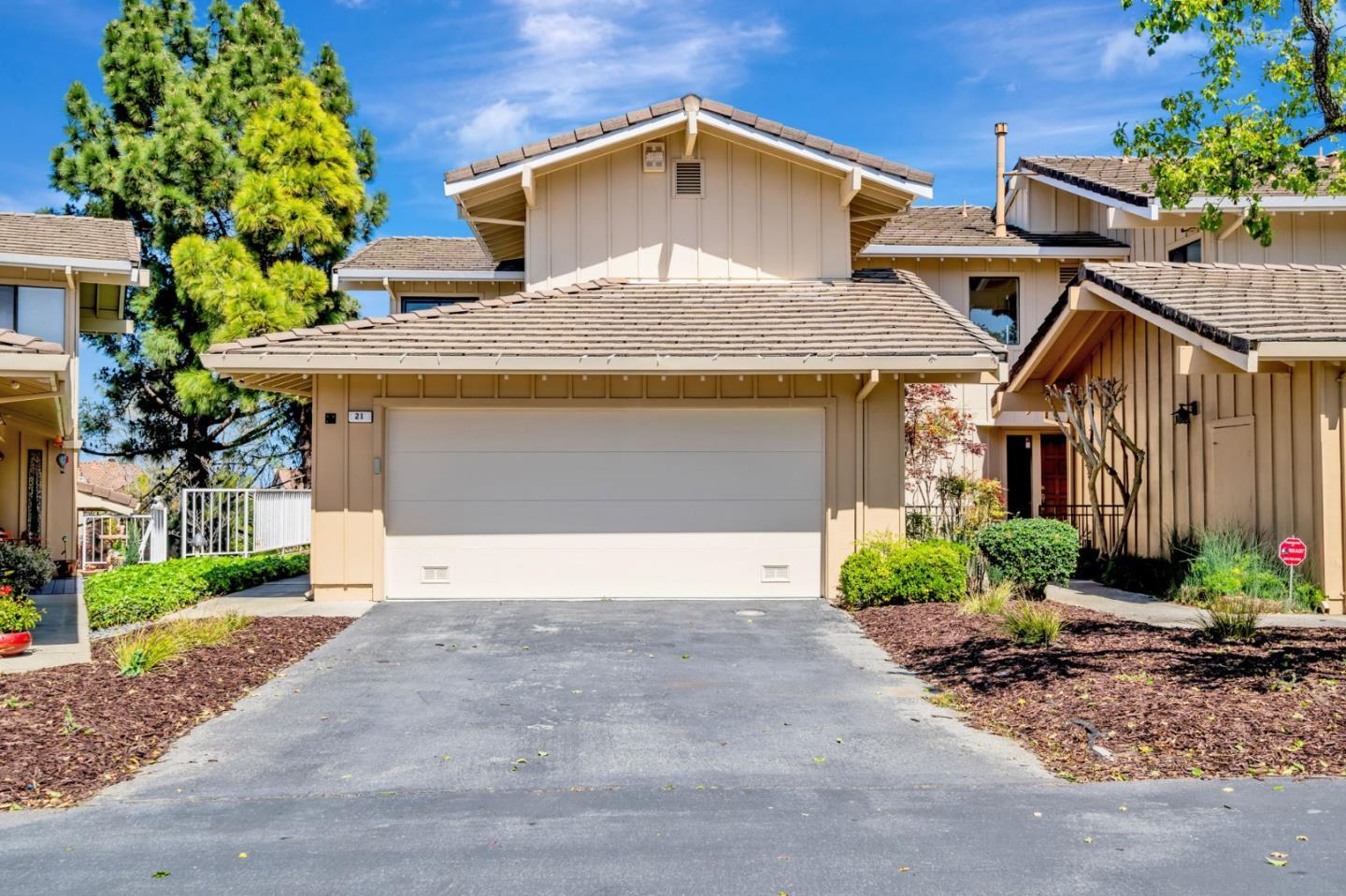 21 Calypso LN
