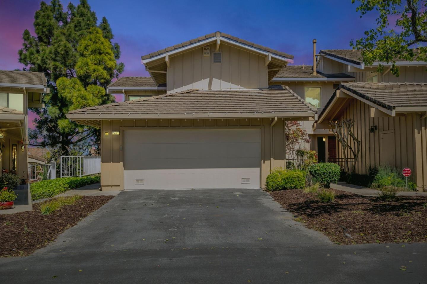 21 Calypso LN