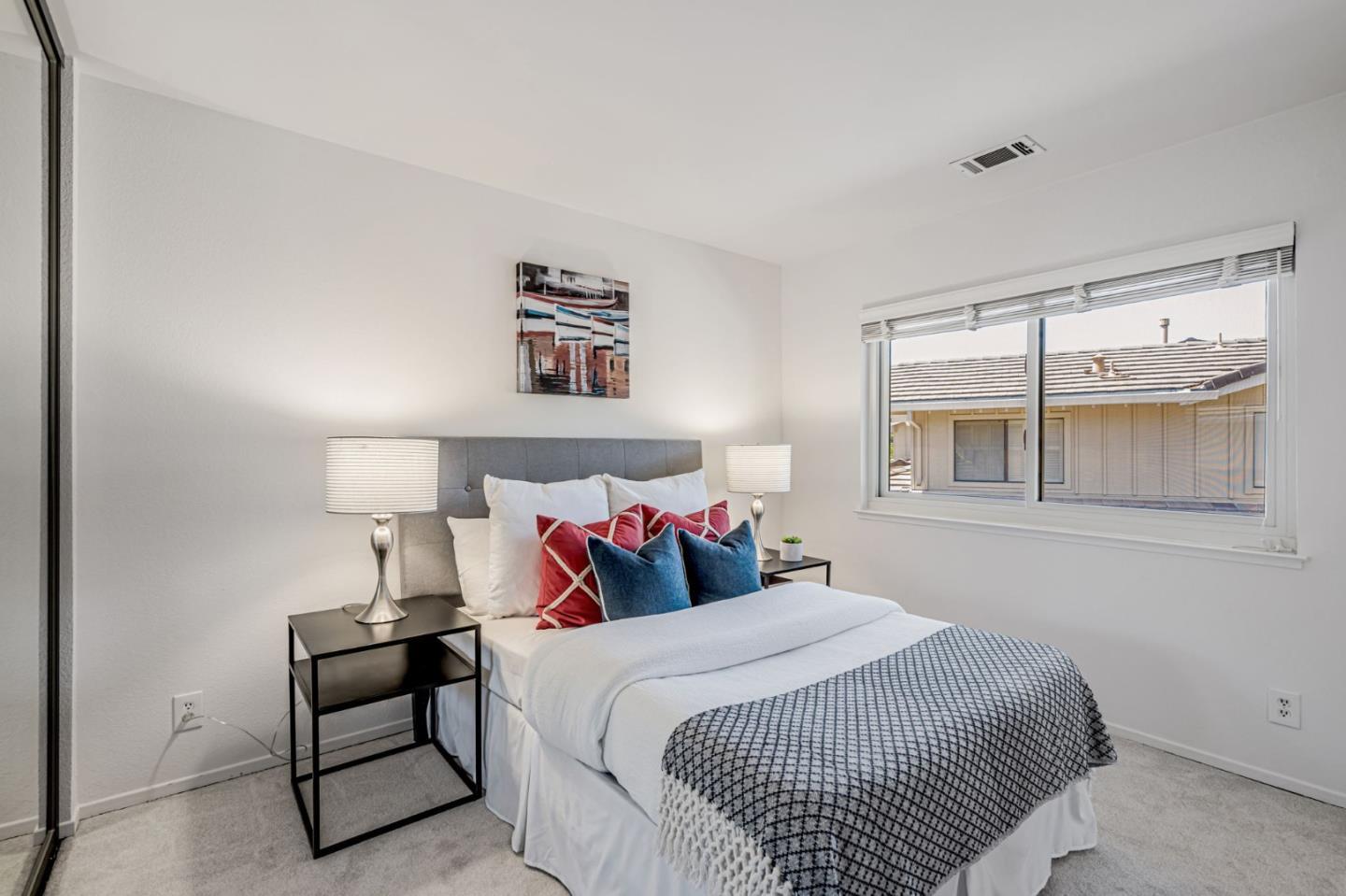 21 Calypso LN