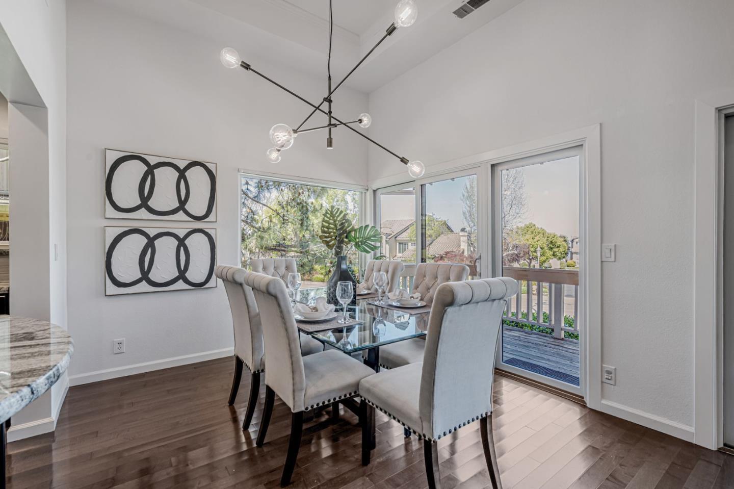 21 Calypso LN