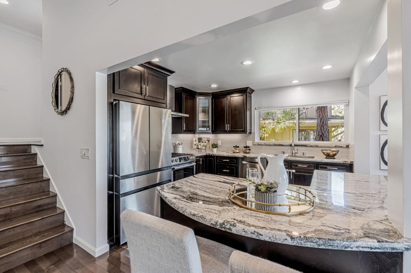 21 Calypso LN