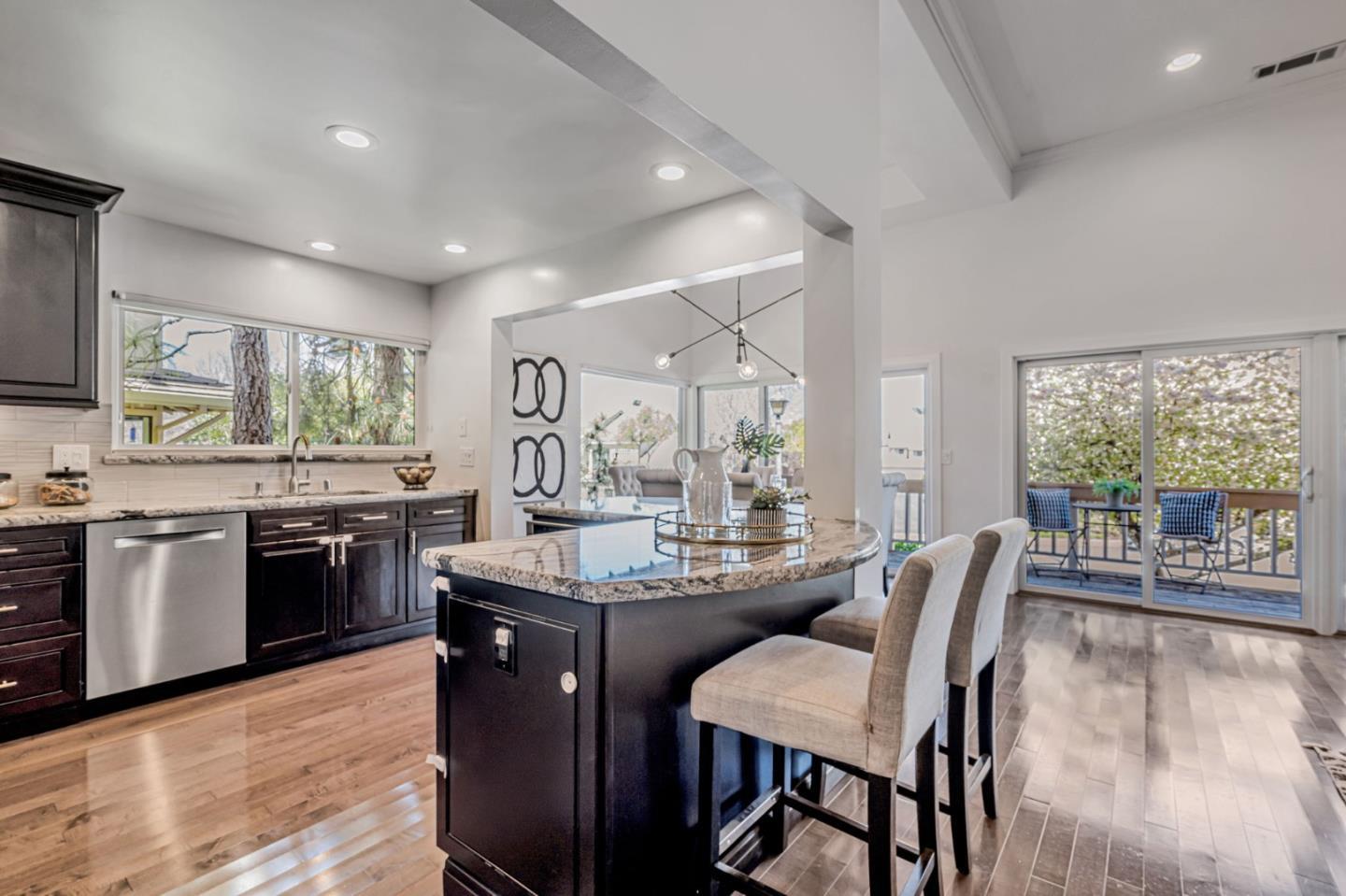 21 Calypso LN