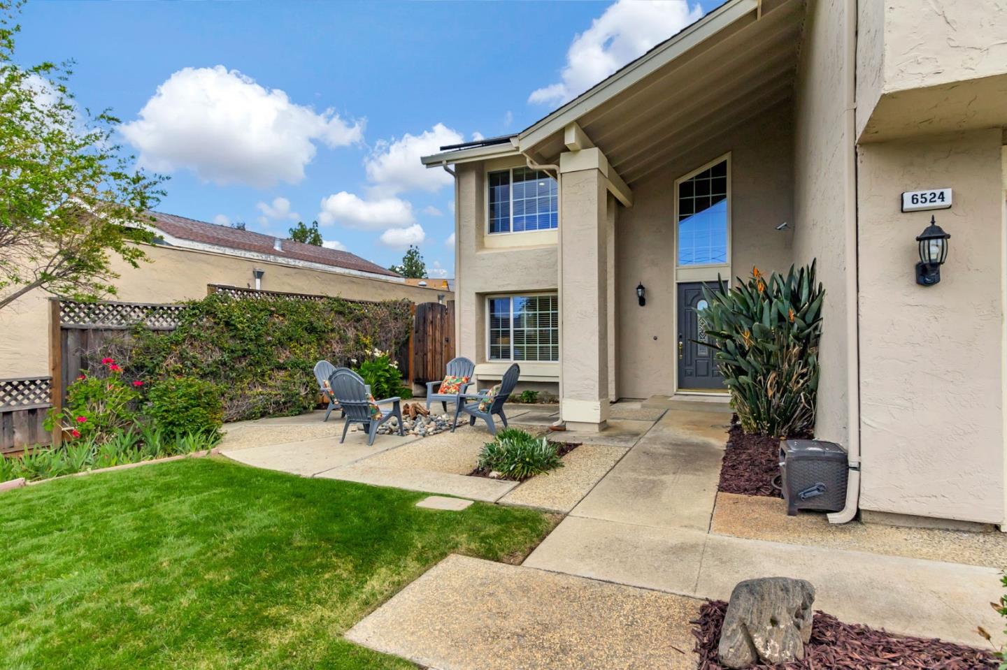 6524 Bose LN
