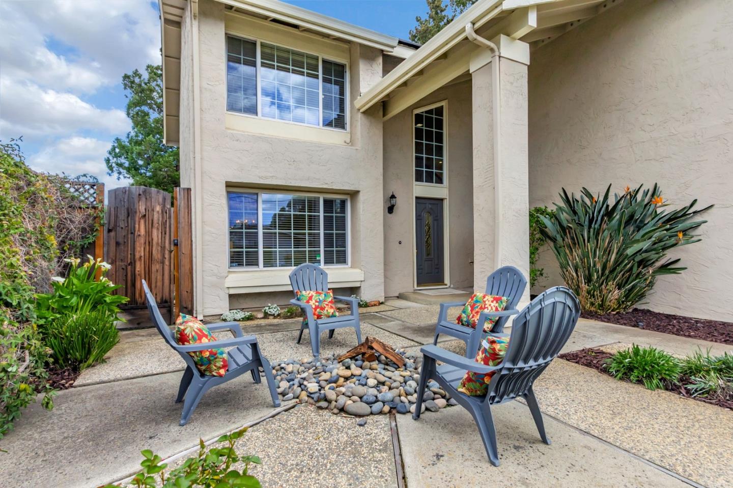 6524 Bose LN