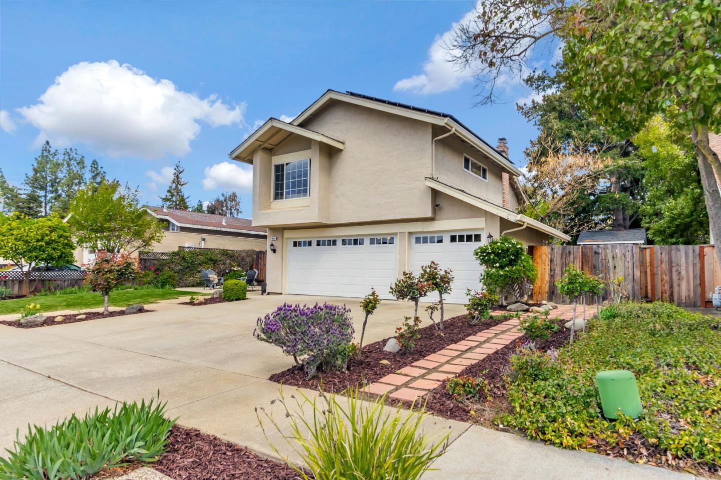 6524 Bose LN