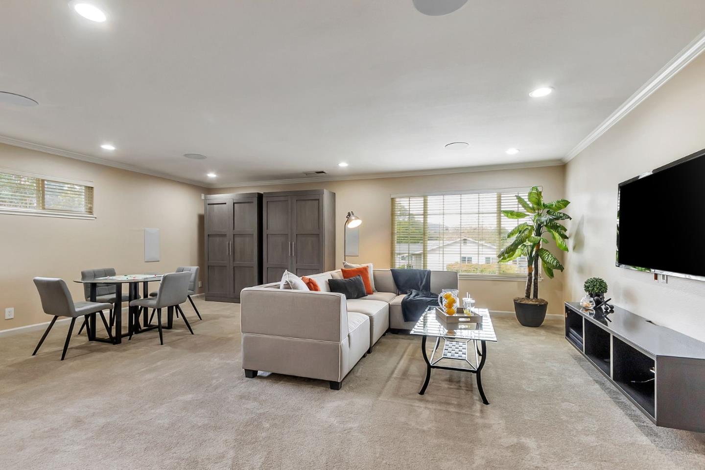 6524 Bose LN