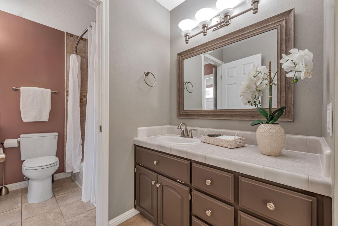 2559 Lancaster Court