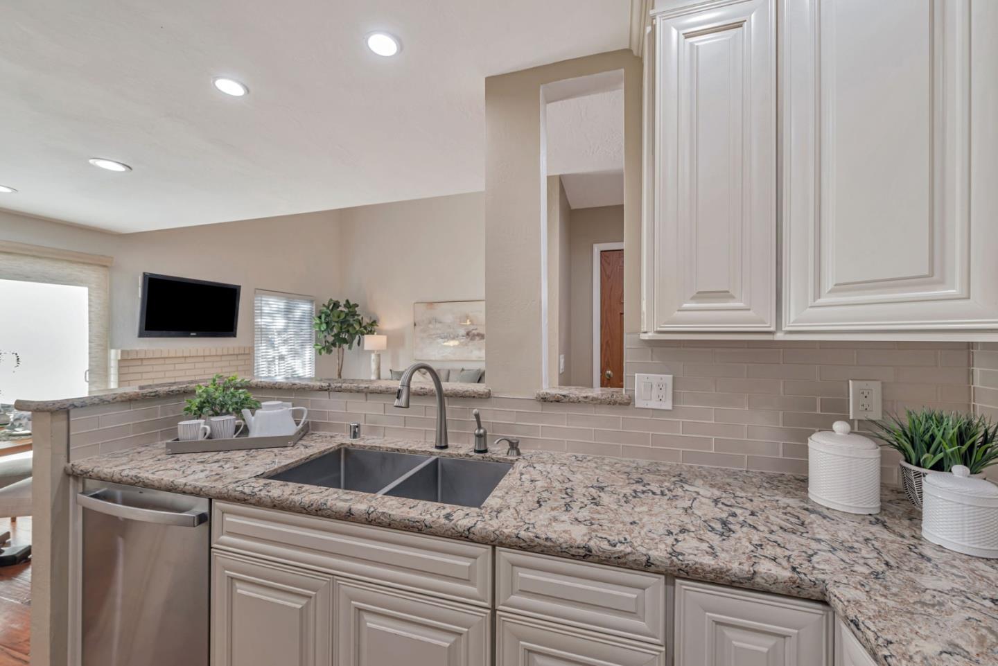 2559 Lancaster Court