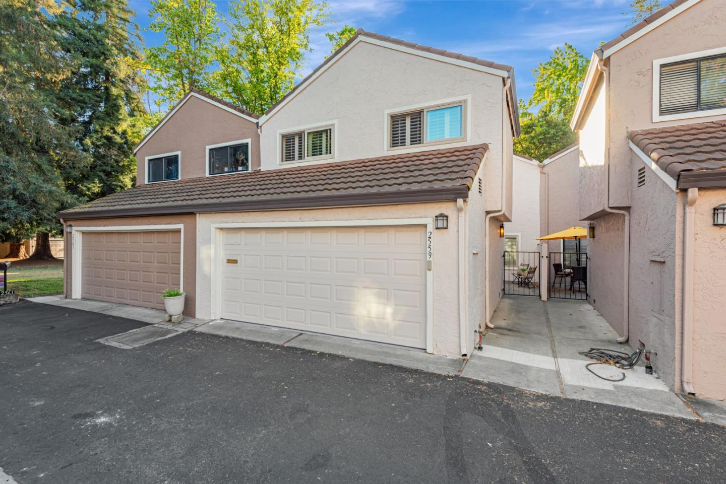2559 Lancaster Court