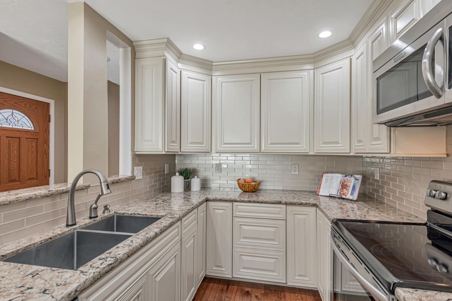 2559 Lancaster Court