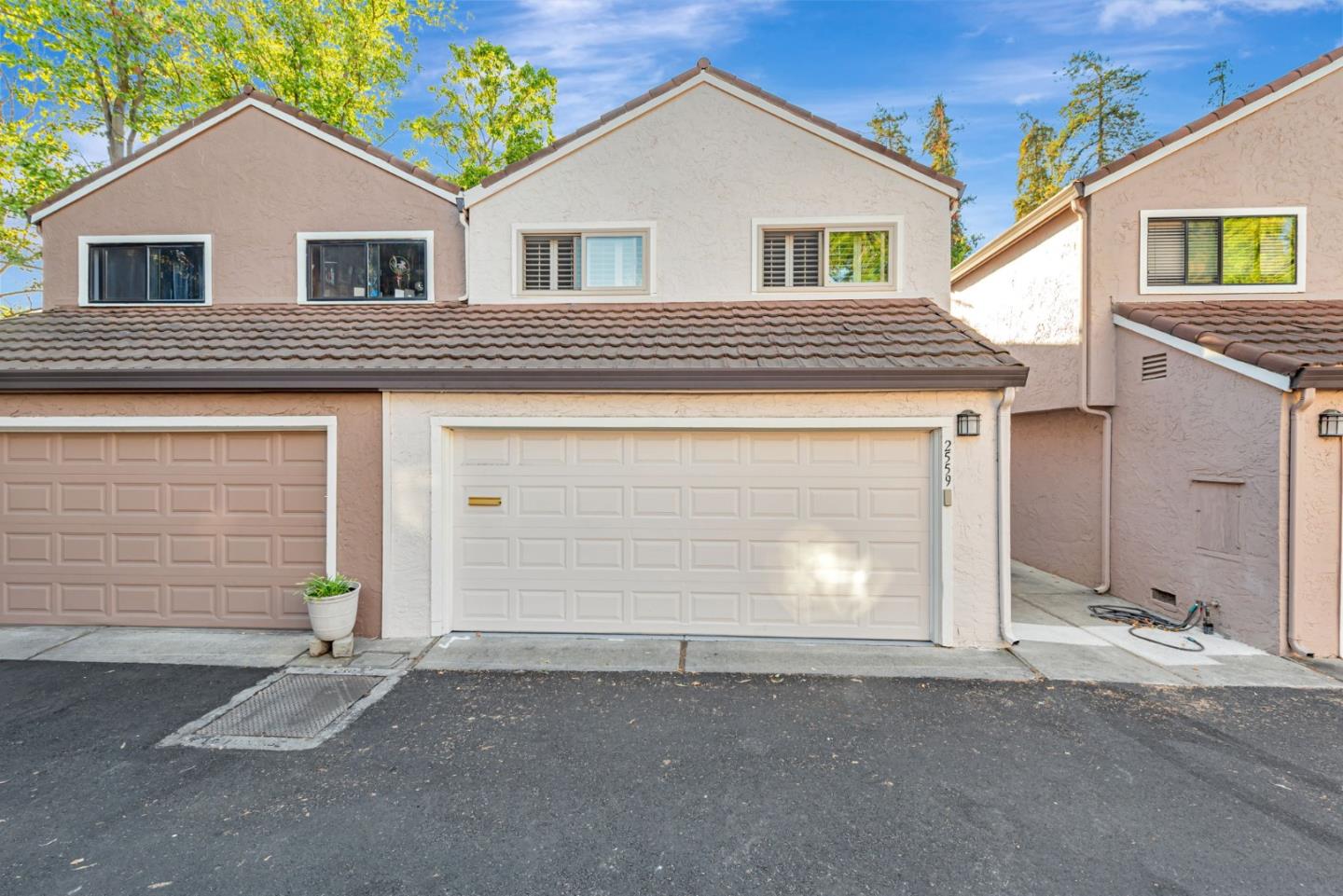 2559 Lancaster Court