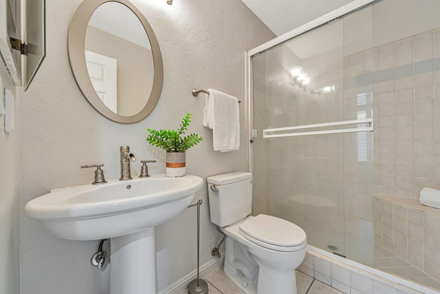 2559 Lancaster Court