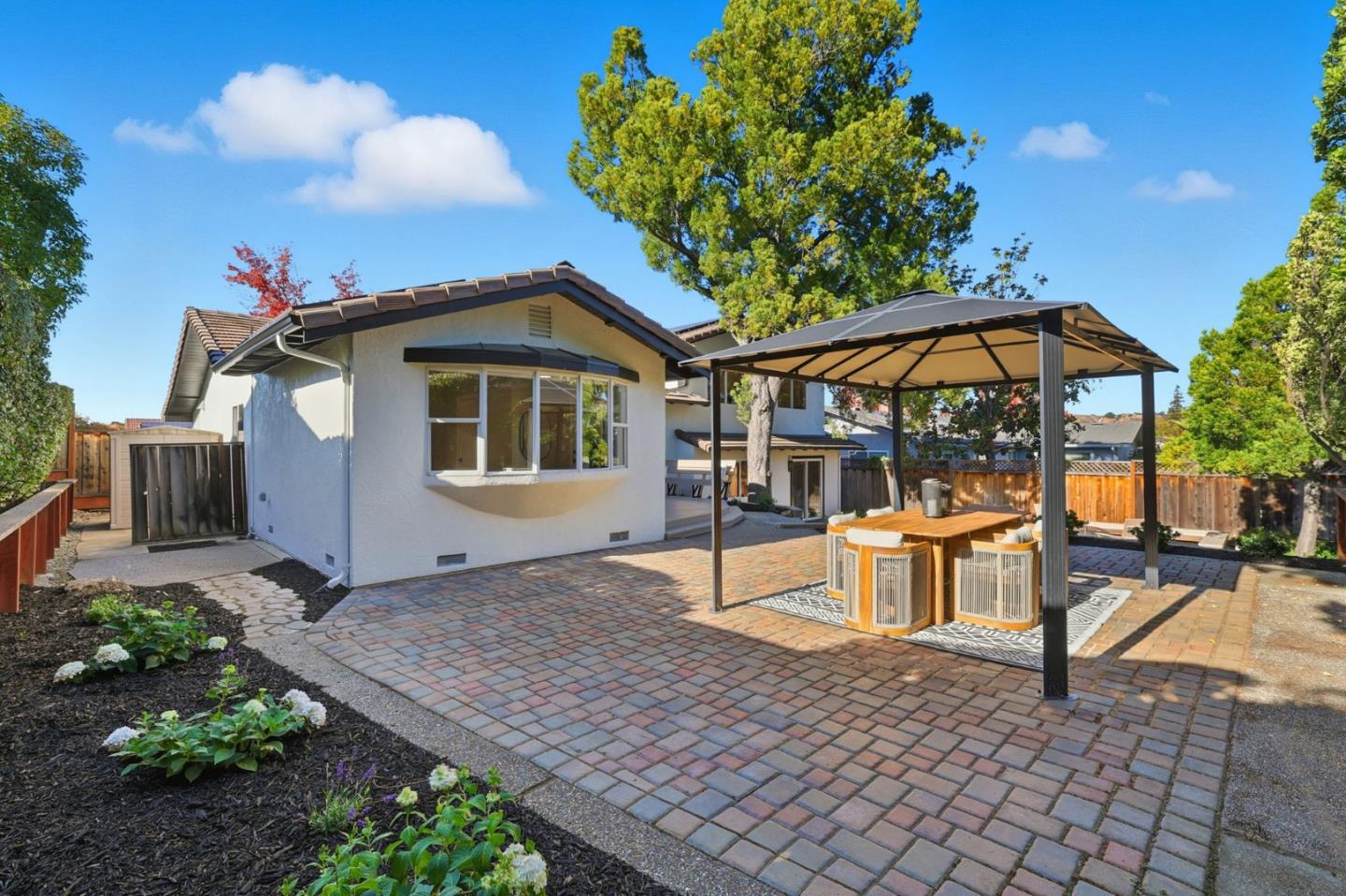 1174 Old Oak Drive