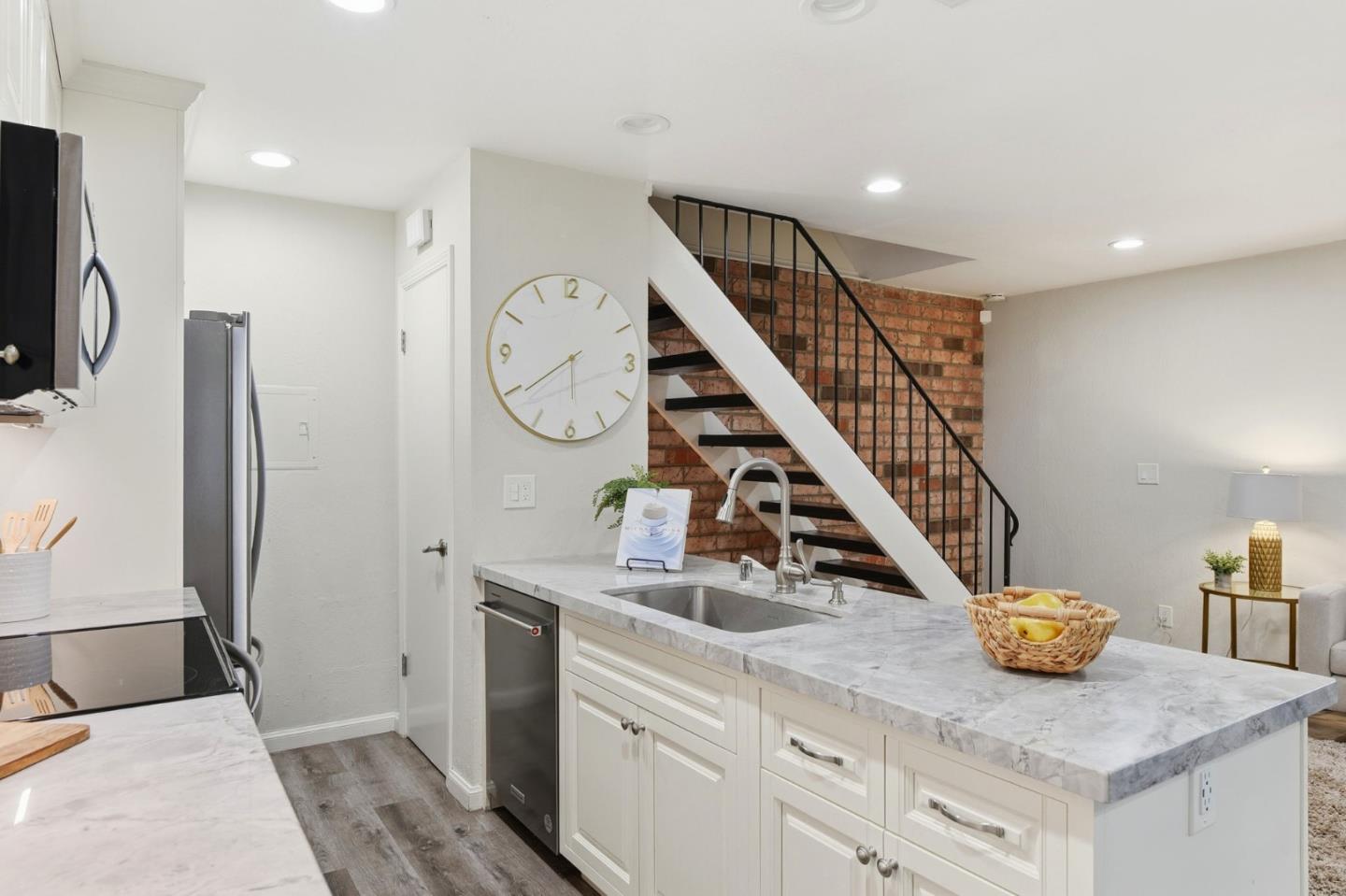 383 East Latimer Avenue 2