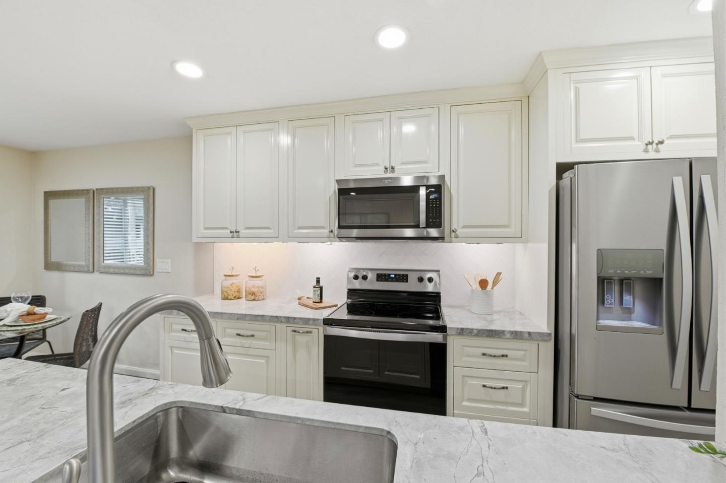 383 East Latimer Avenue 2