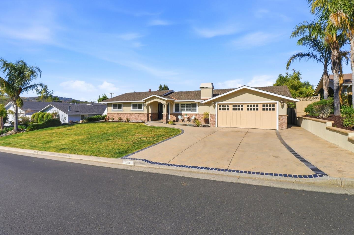 1241 Hillcrest Drive