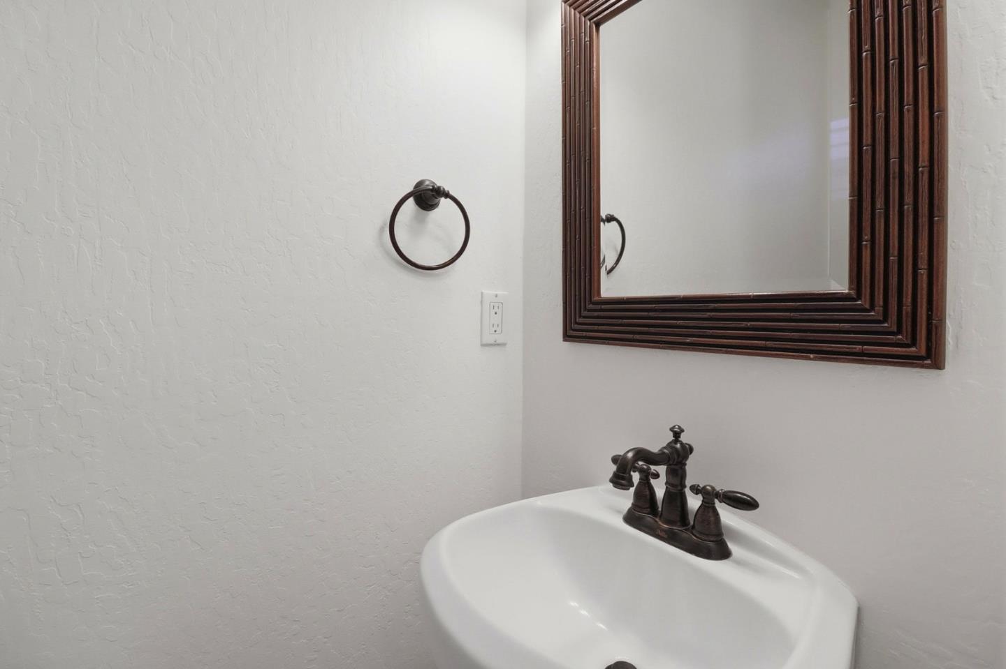 1241 Hillcrest Drive