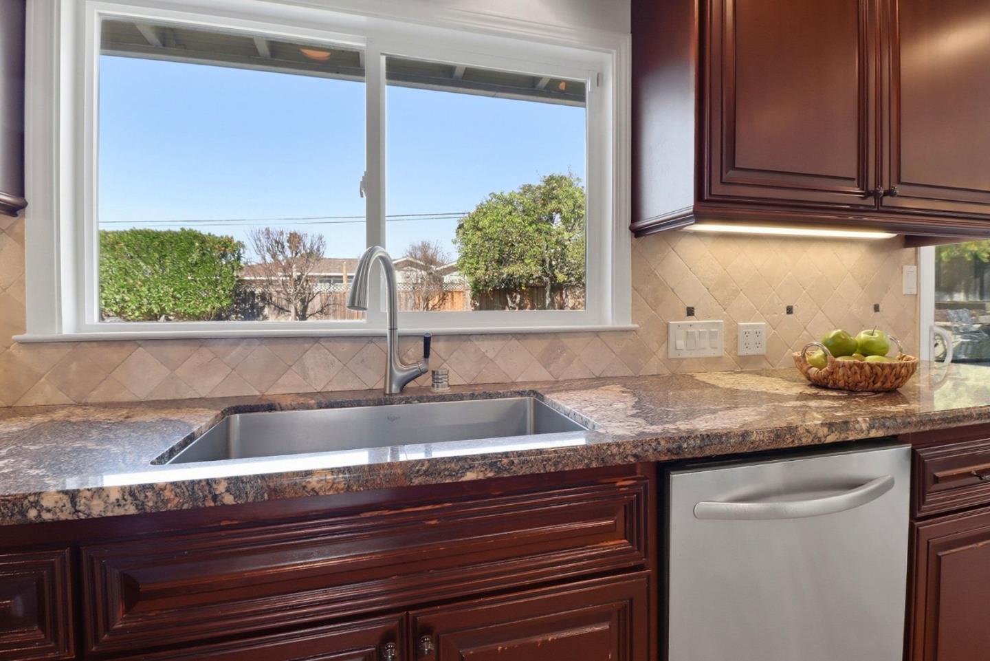 1241 Hillcrest Drive