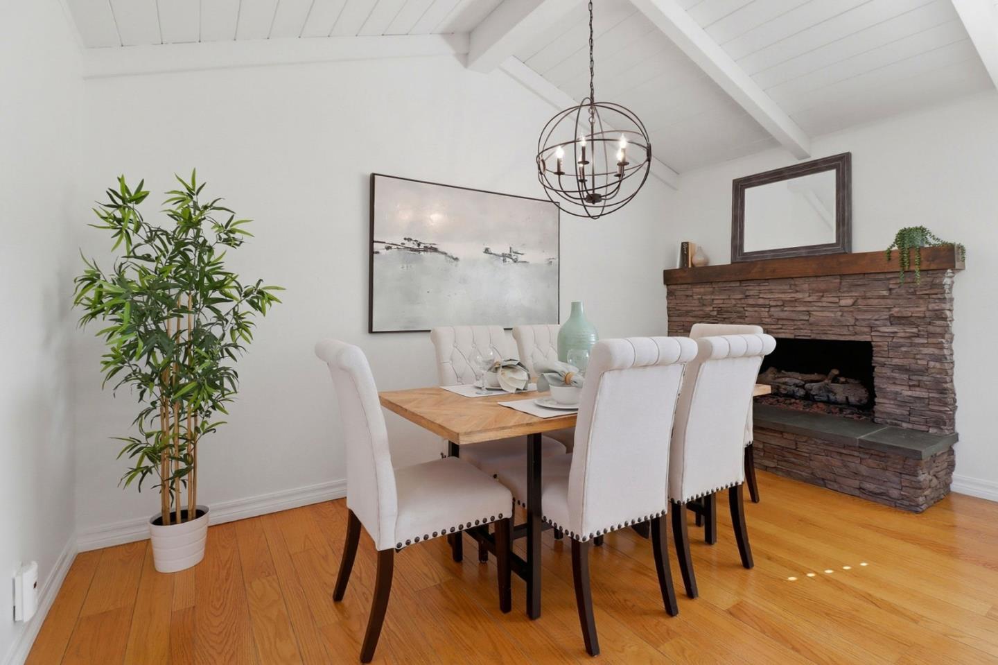 1241 Hillcrest Drive