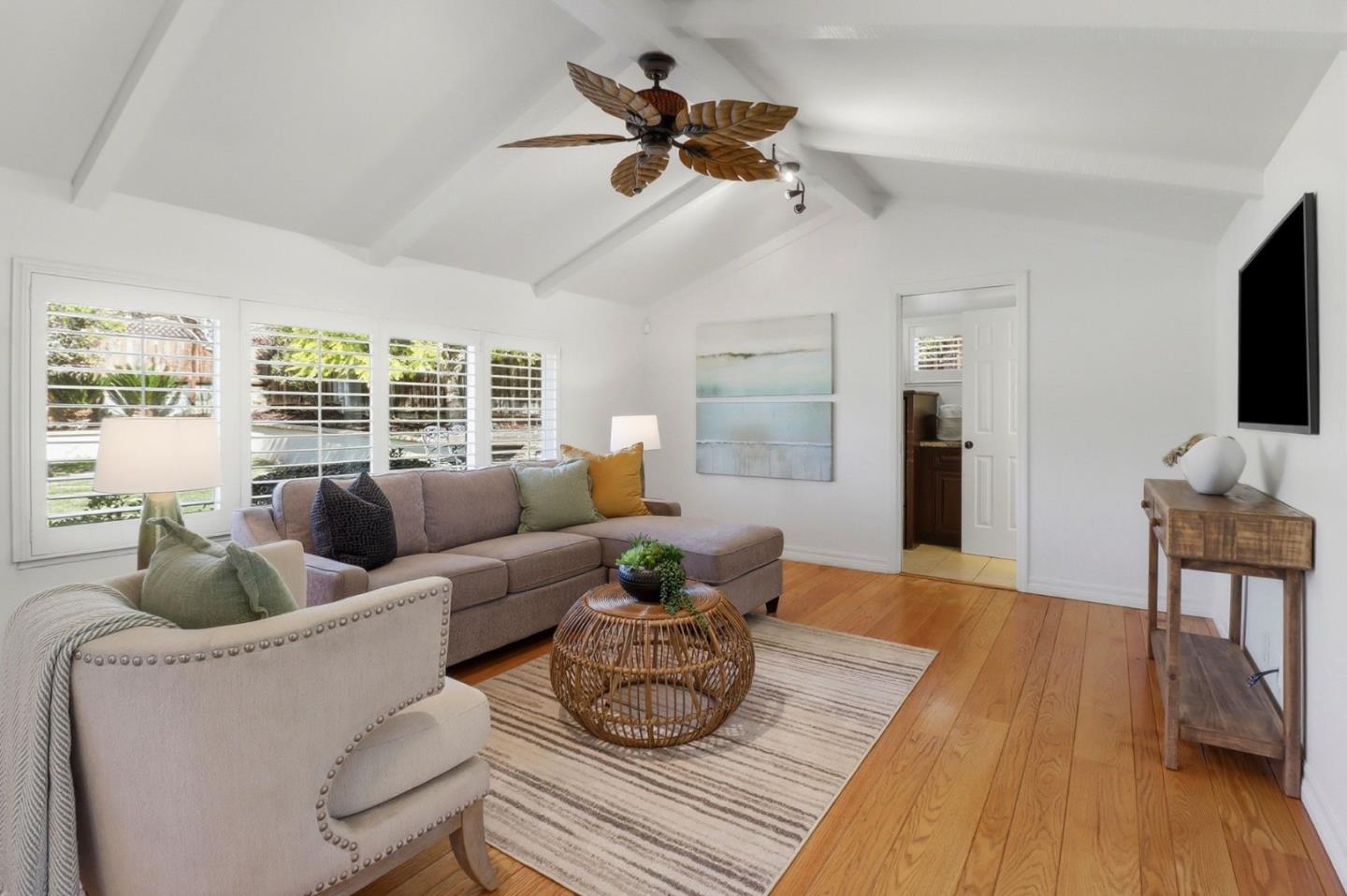 1241 Hillcrest Drive