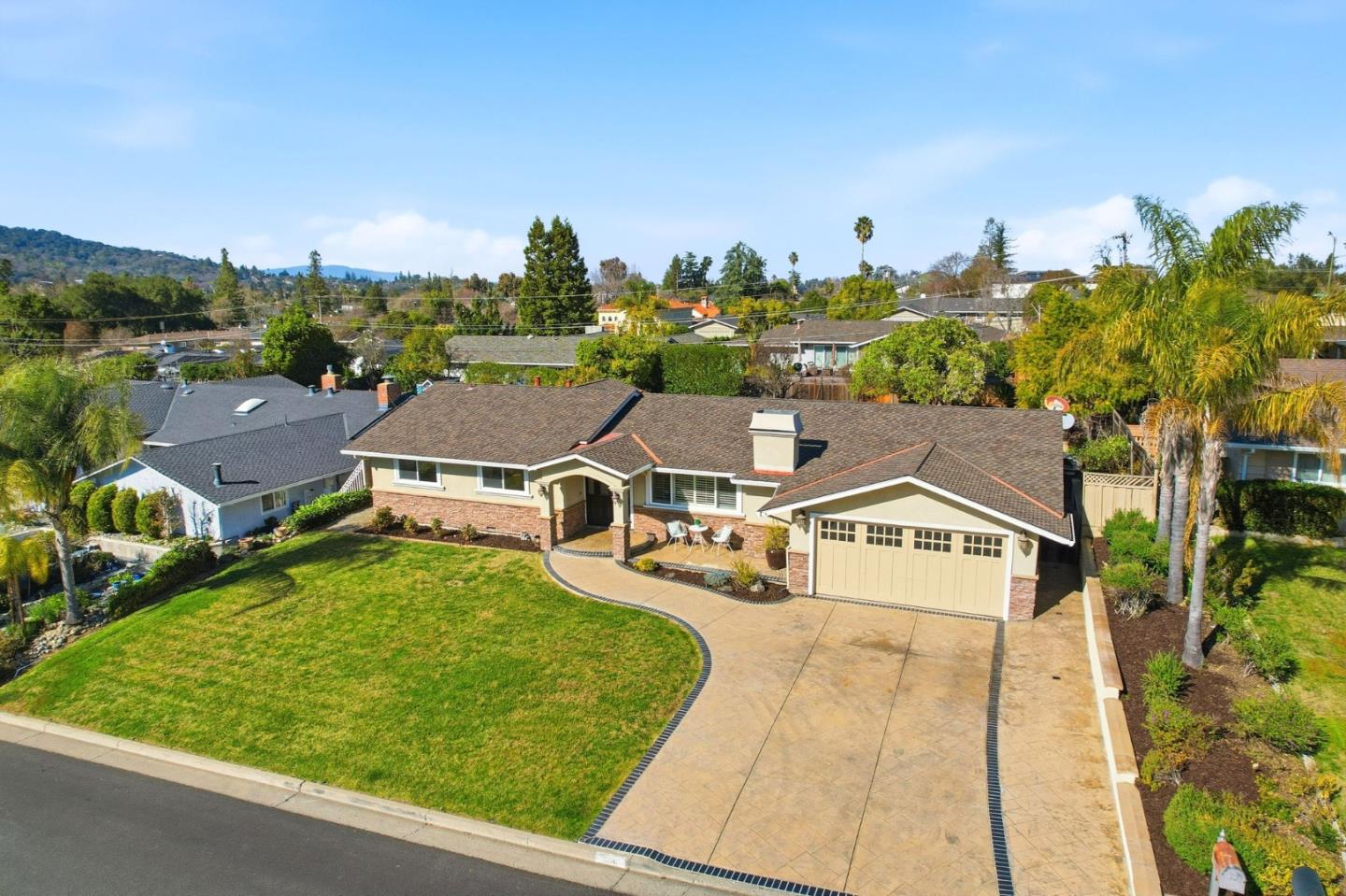 1241 Hillcrest Drive