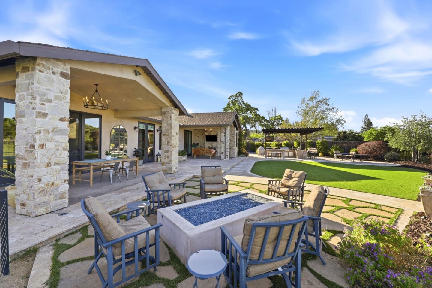 6690 Indian Springs Court