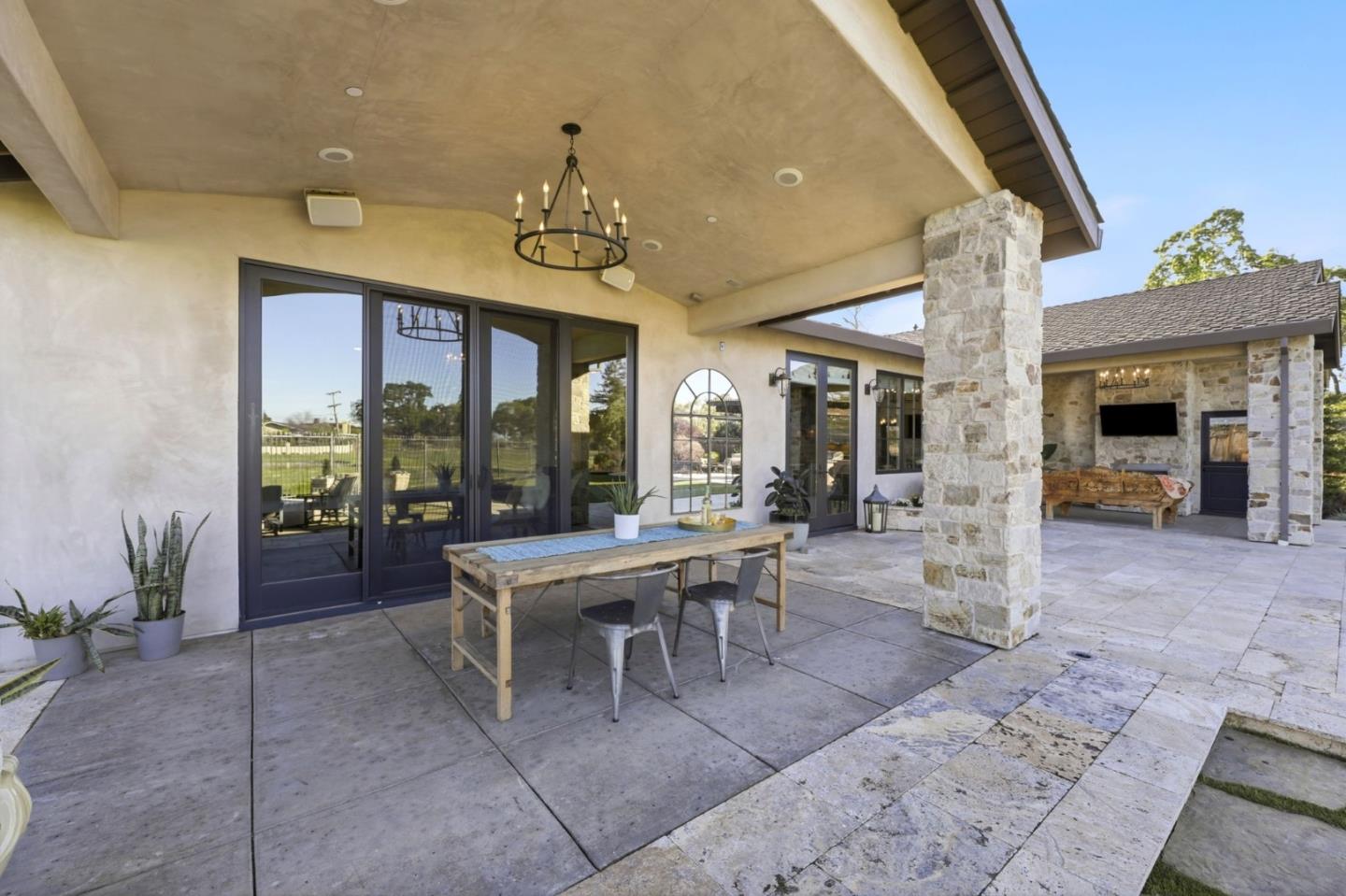 6690 Indian Springs Court