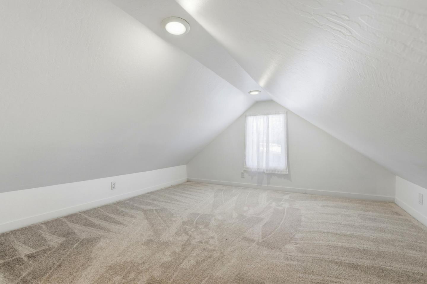 1152 Willow Glen Way