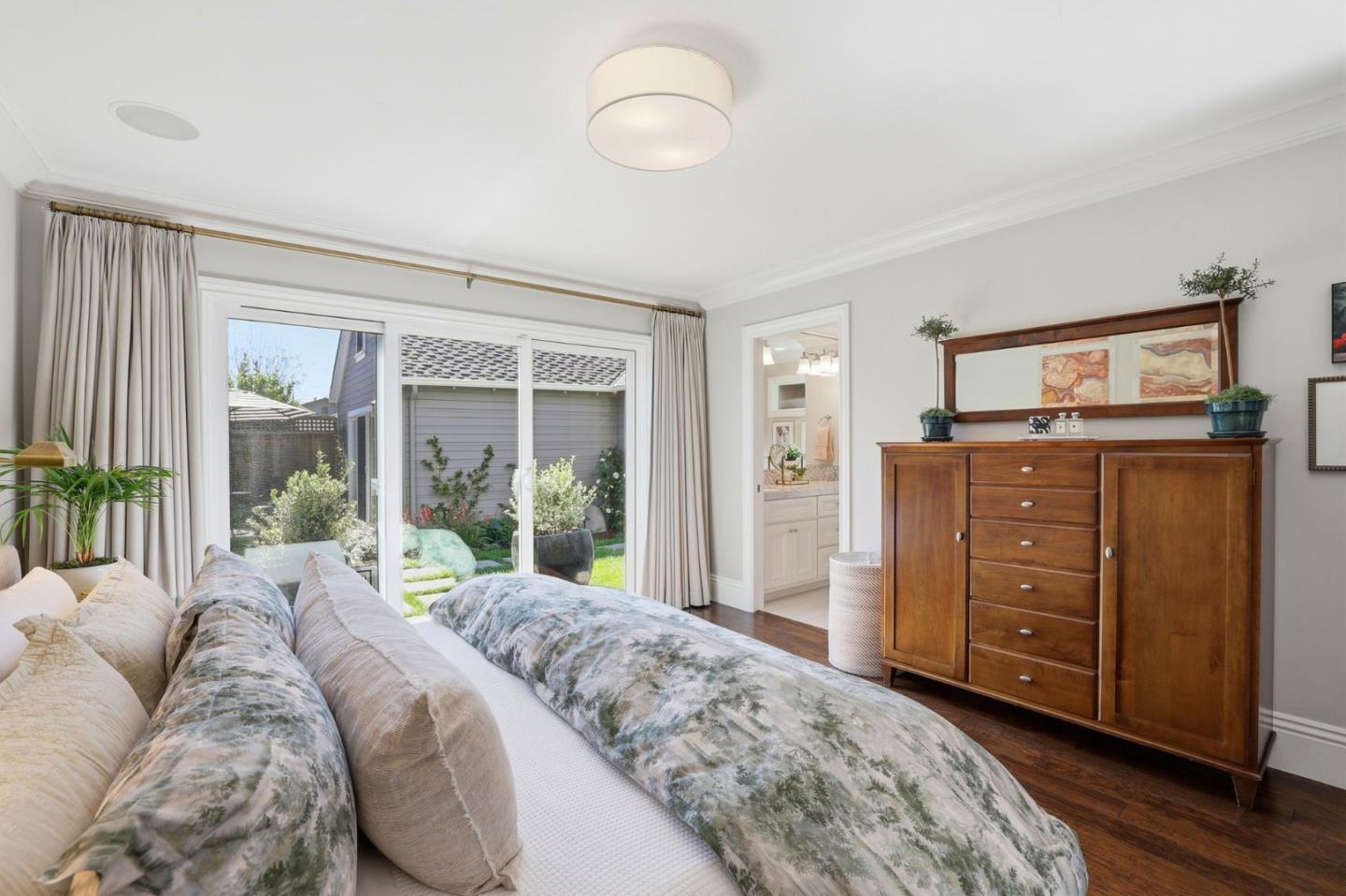 1152 Willow Glen Way