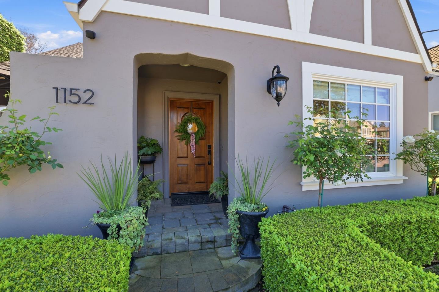 1152 Willow Glen Way