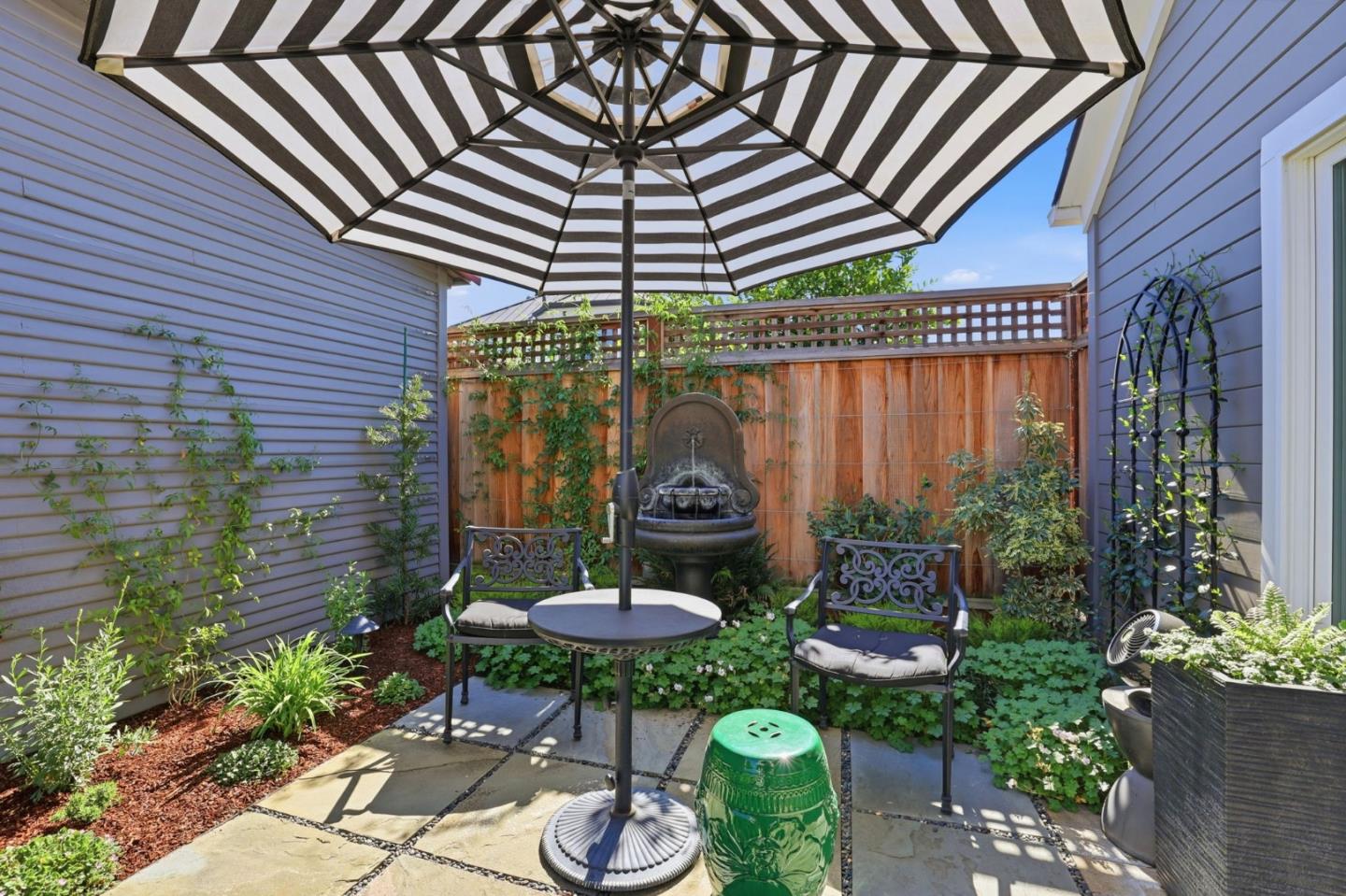 1152 Willow Glen Way