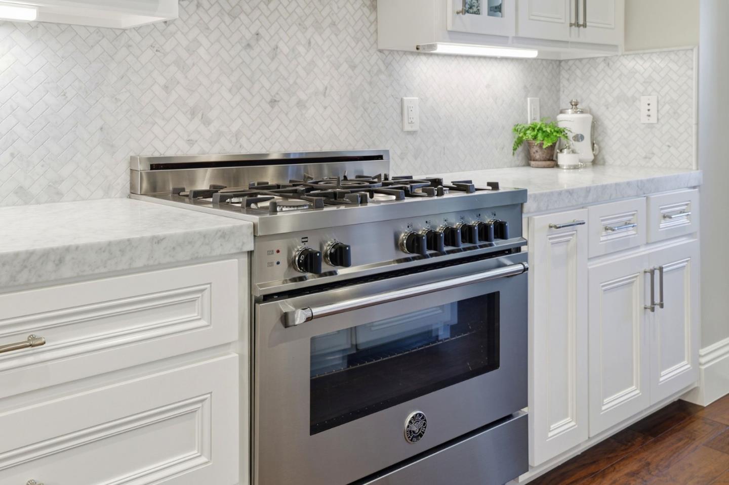 1152 Willow Glen Way