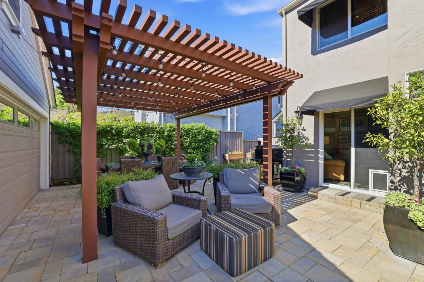 1152 Willow Glen Way