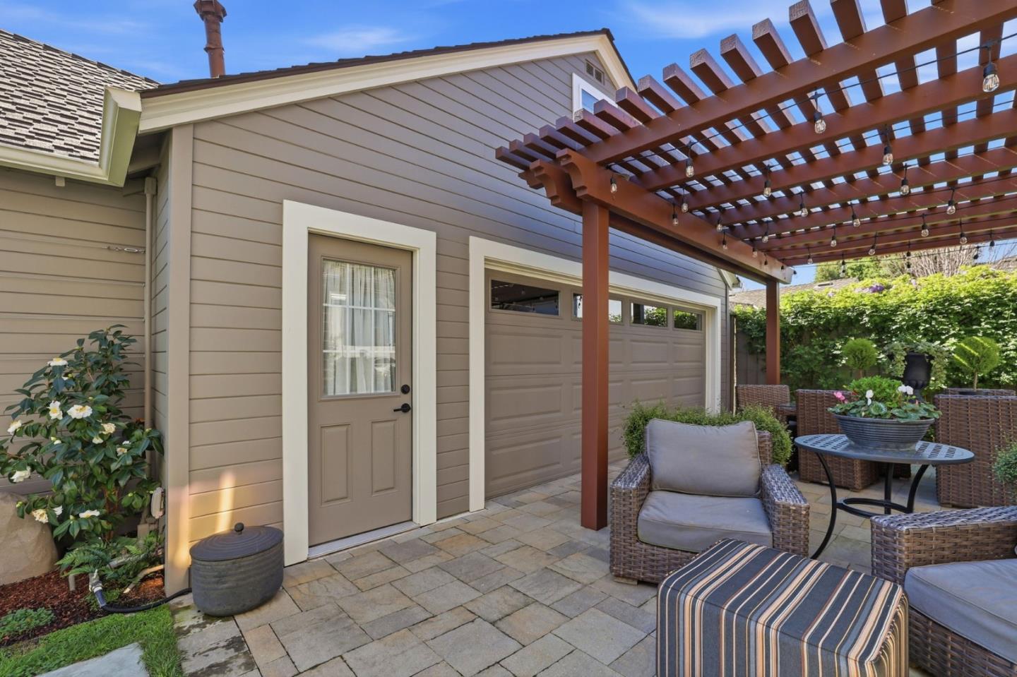 1152 Willow Glen Way