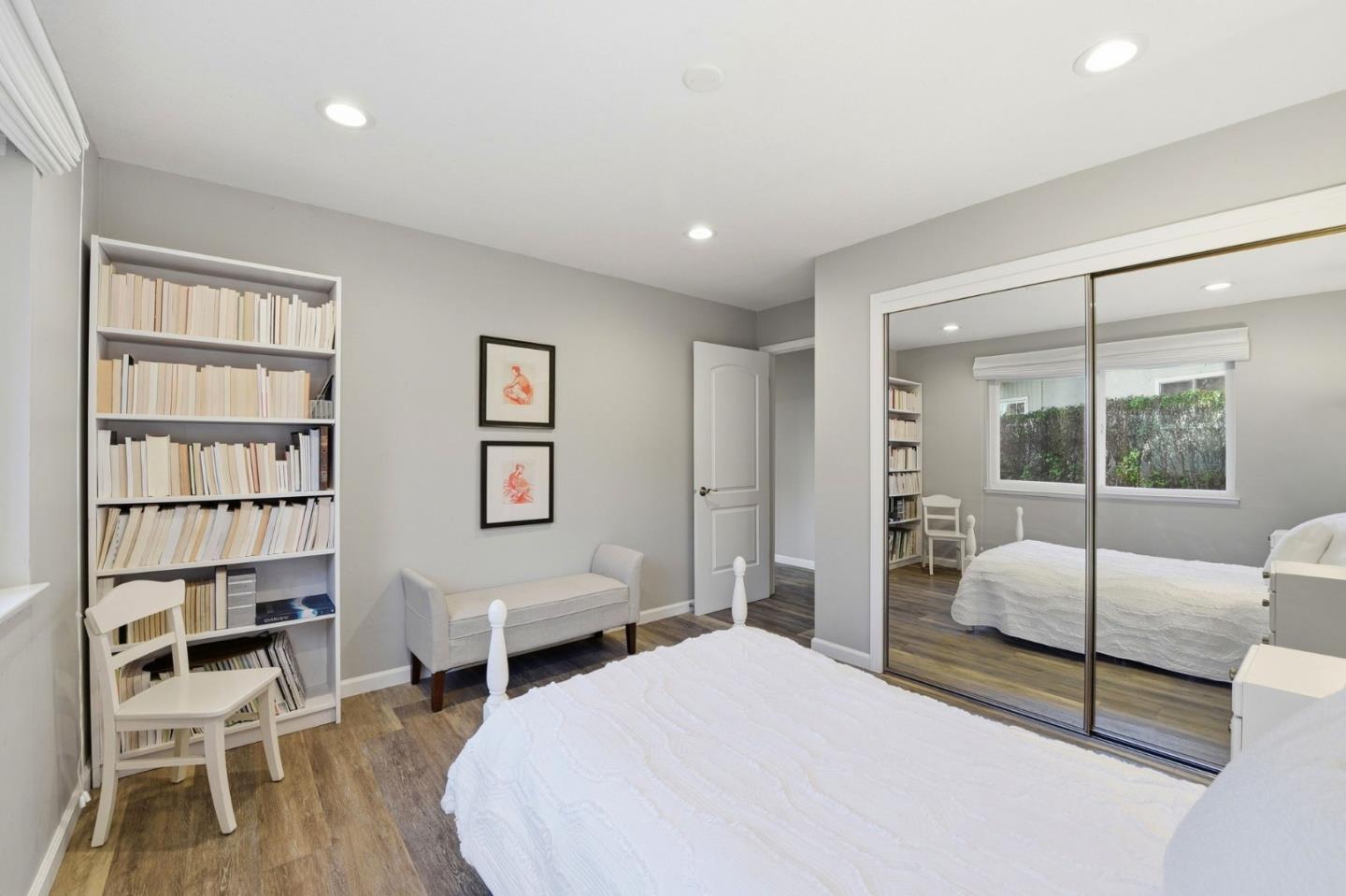 1370 Hillcrest Court