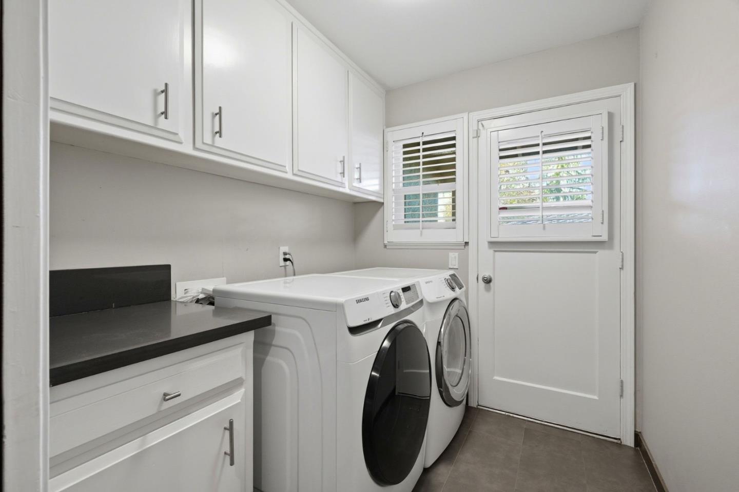 1370 Hillcrest Court