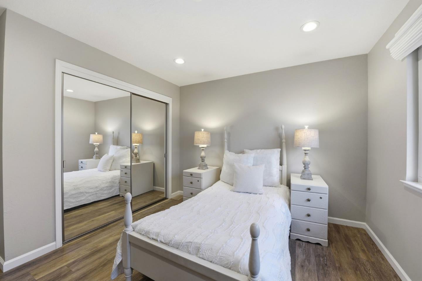 1370 Hillcrest Court