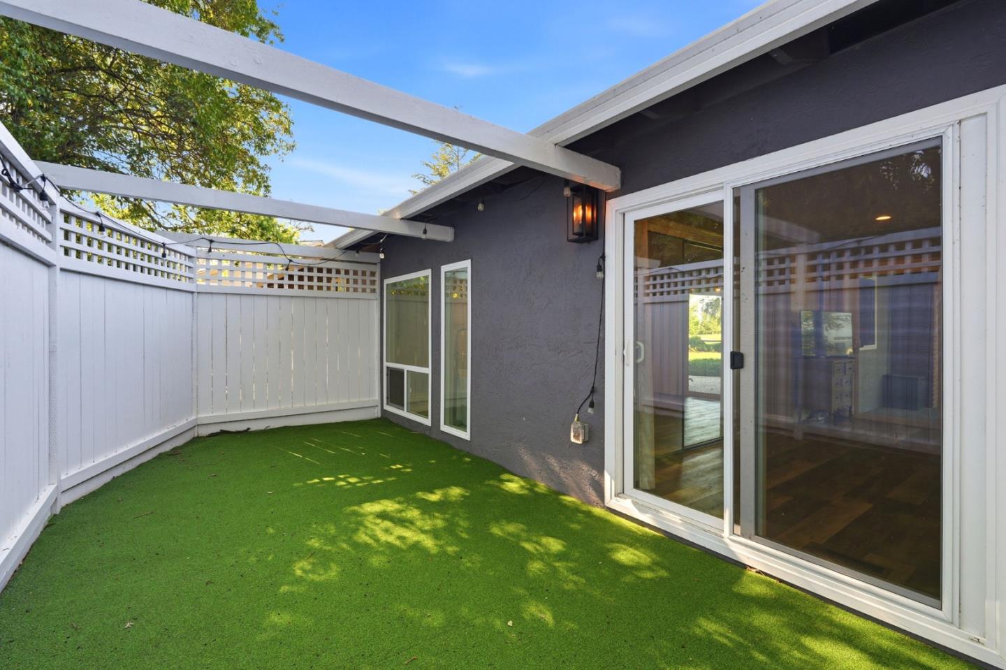 1370 Hillcrest Court