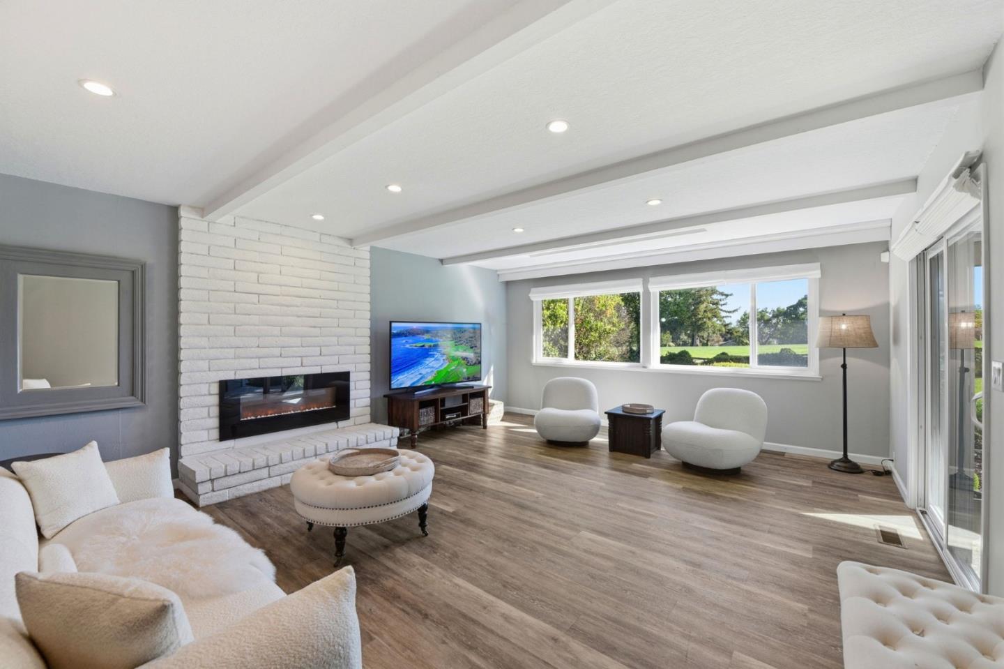 1370 Hillcrest Court