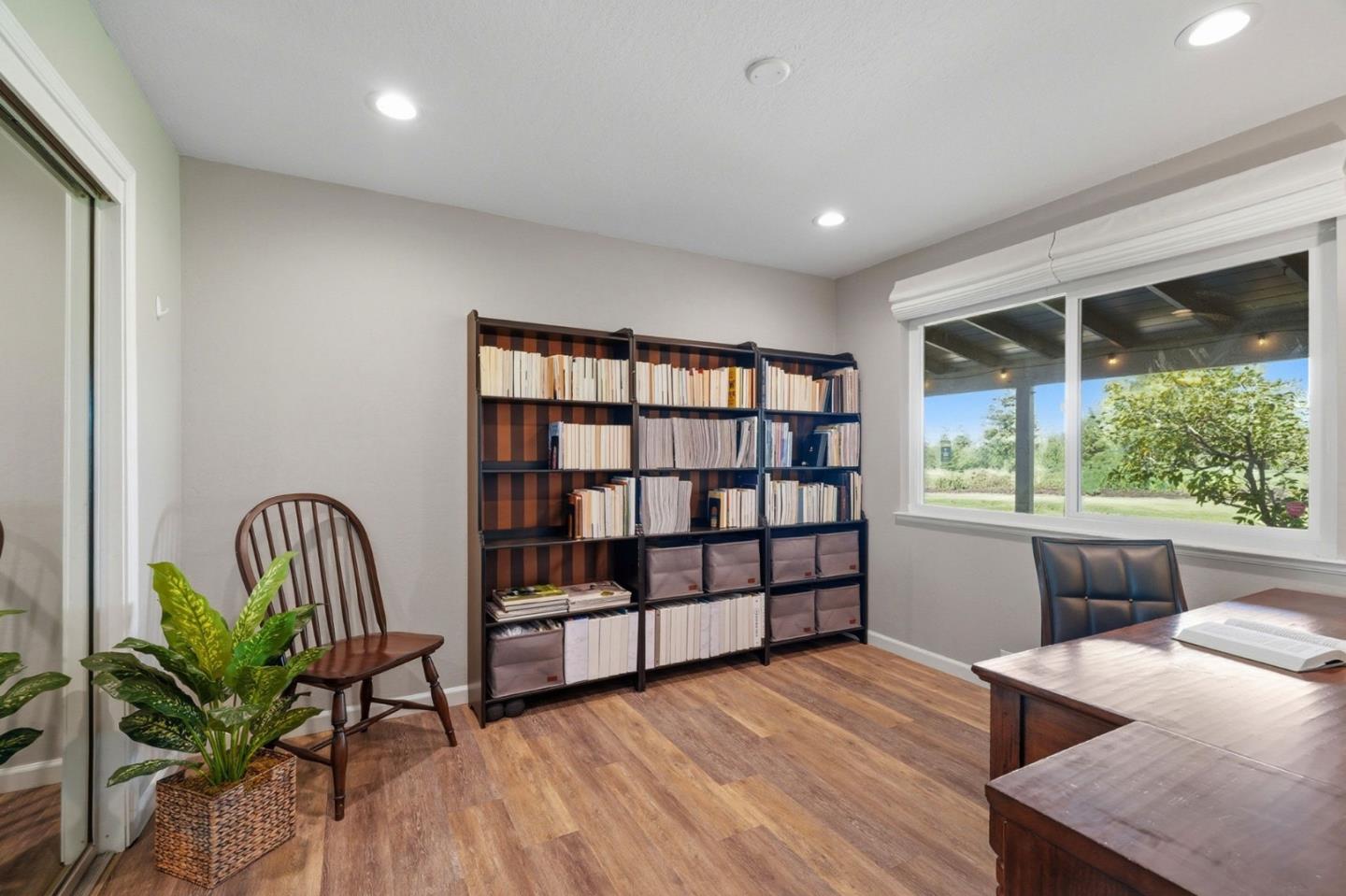 1370 Hillcrest Court