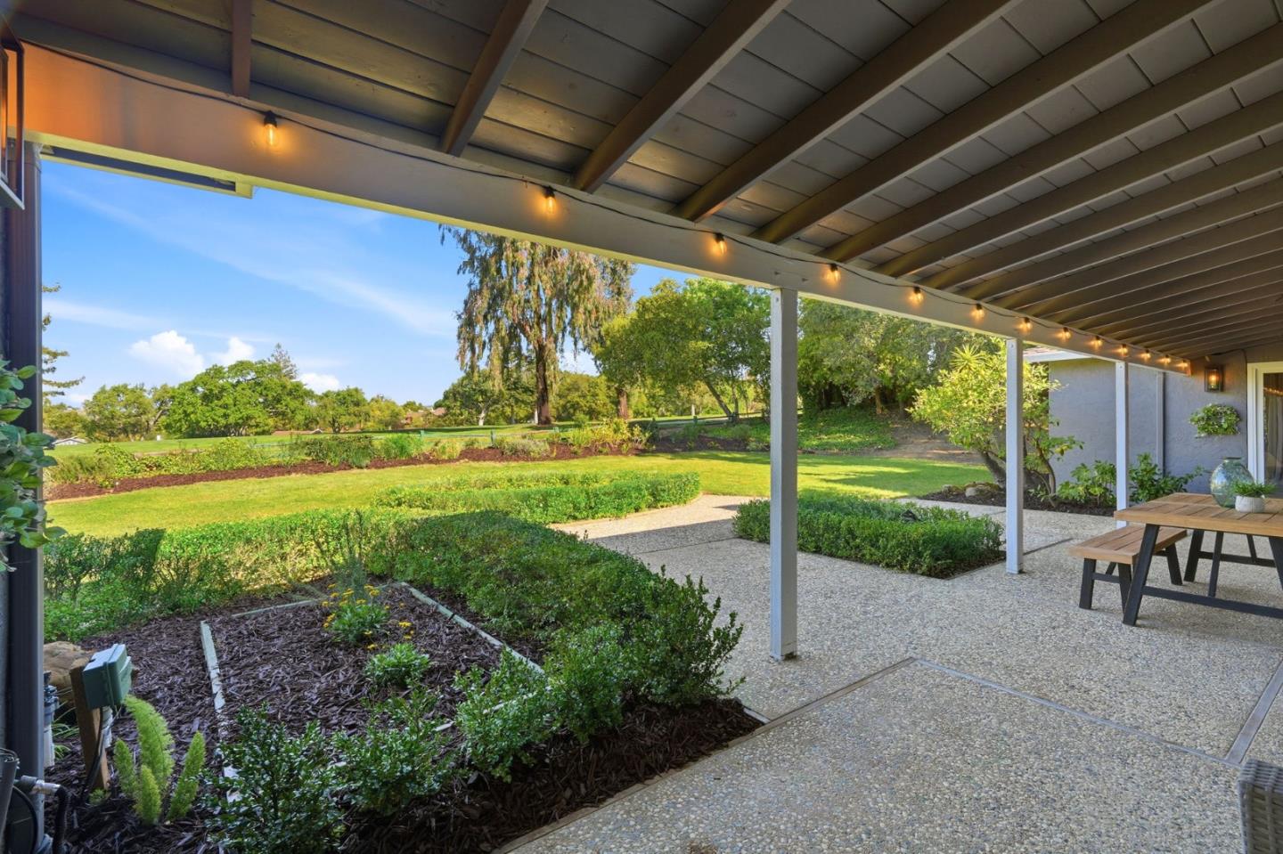 1370 Hillcrest Court