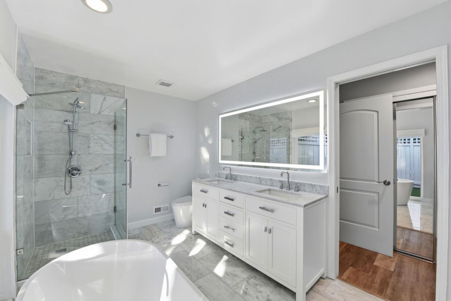 1370 Hillcrest Court