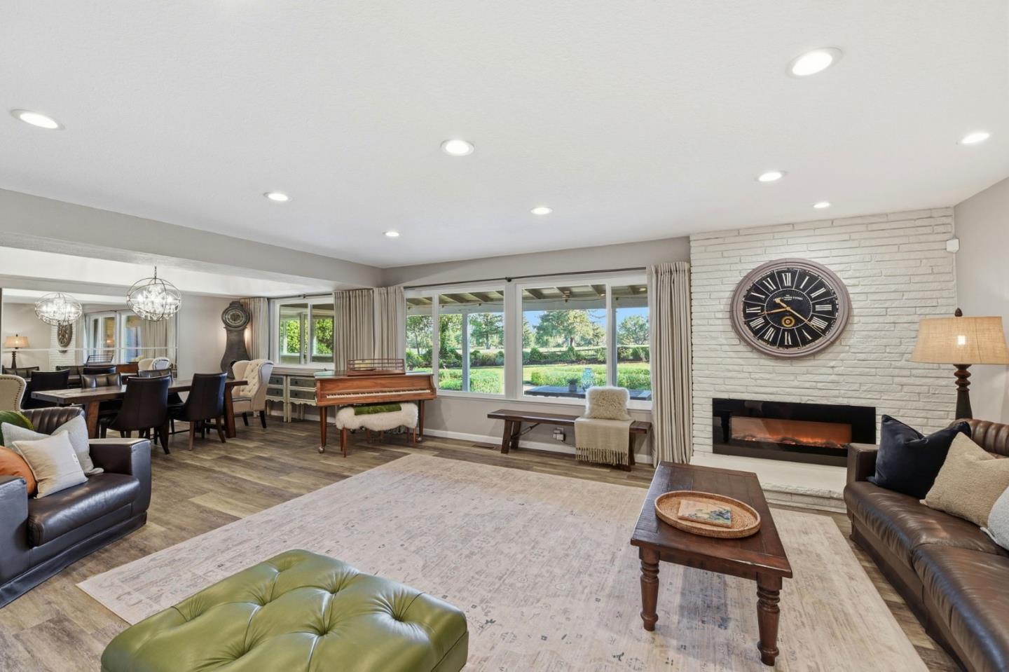 1370 Hillcrest Court