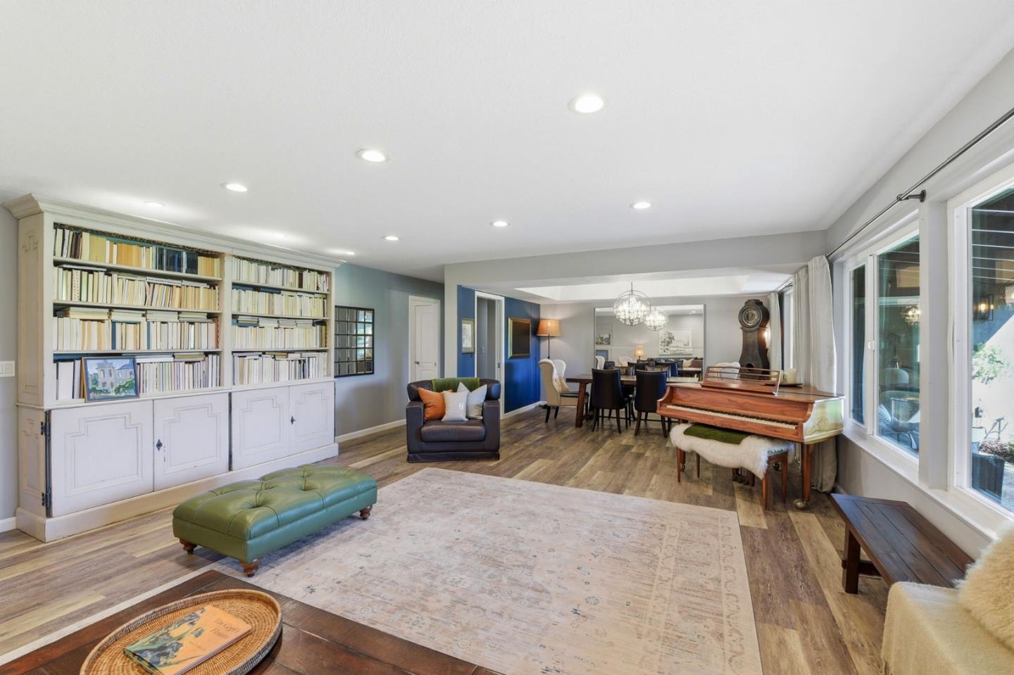 1370 Hillcrest Court