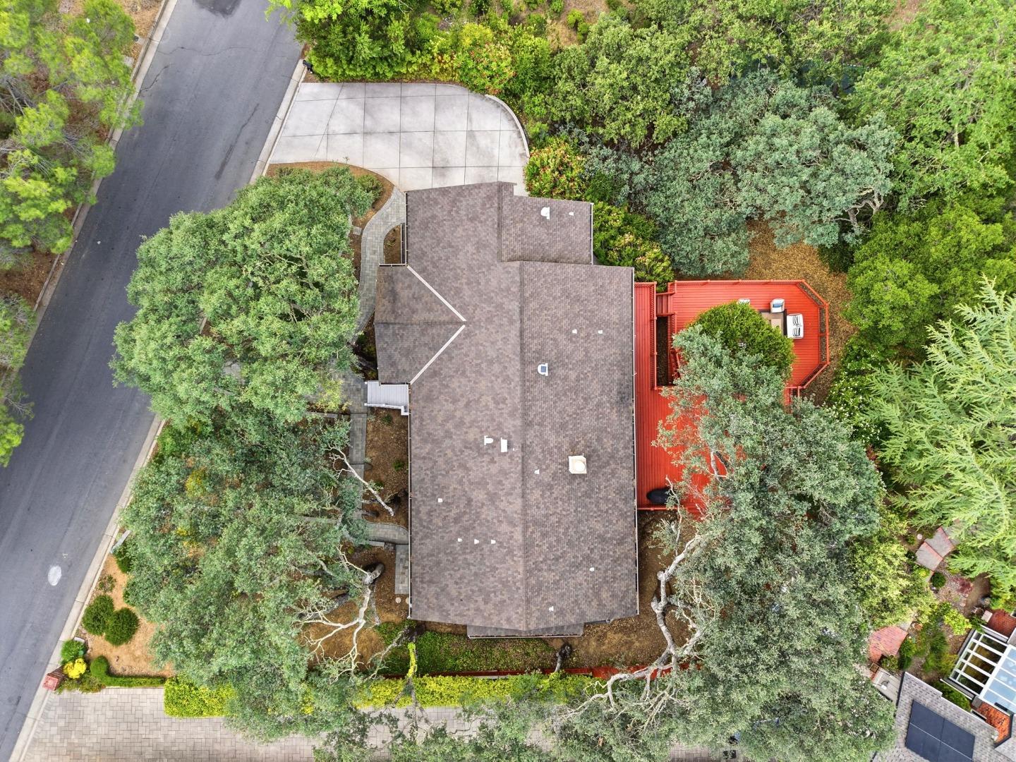 7111 Wooded Lake Drive