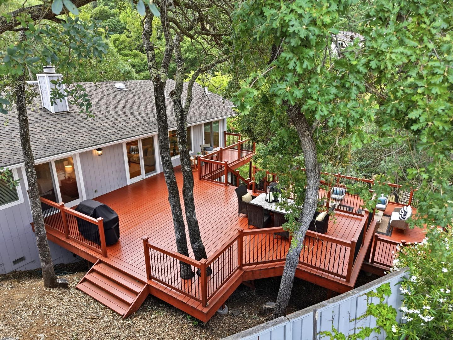7111 Wooded Lake Drive