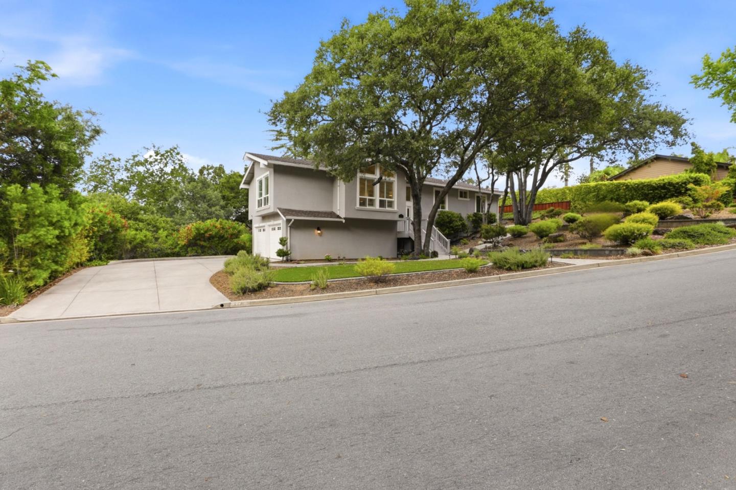 7111 Wooded Lake Drive