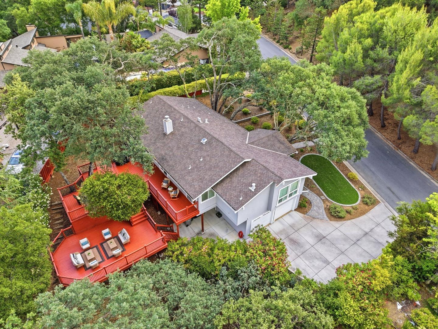 7111 Wooded Lake Drive