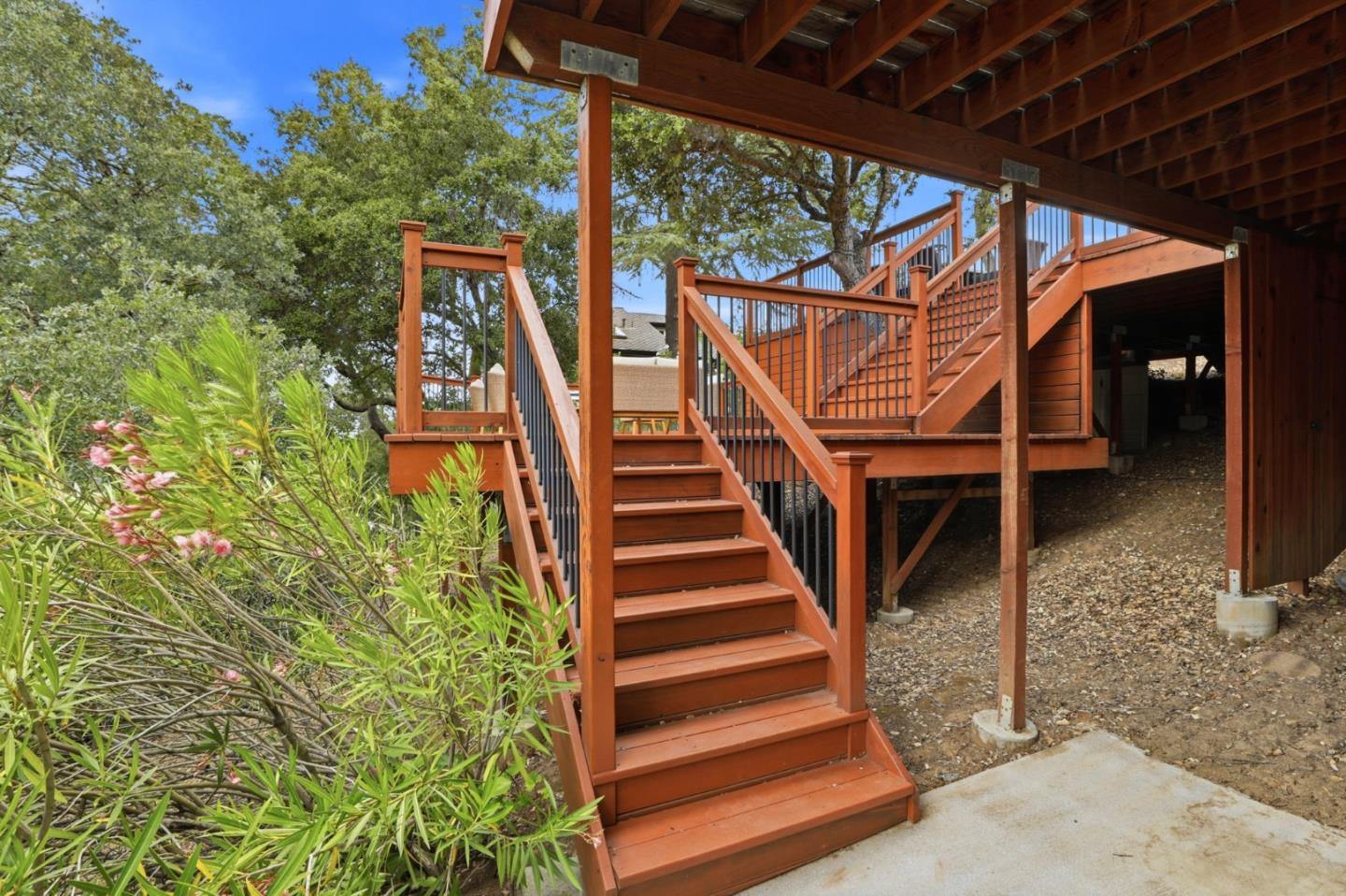 7111 Wooded Lake Drive