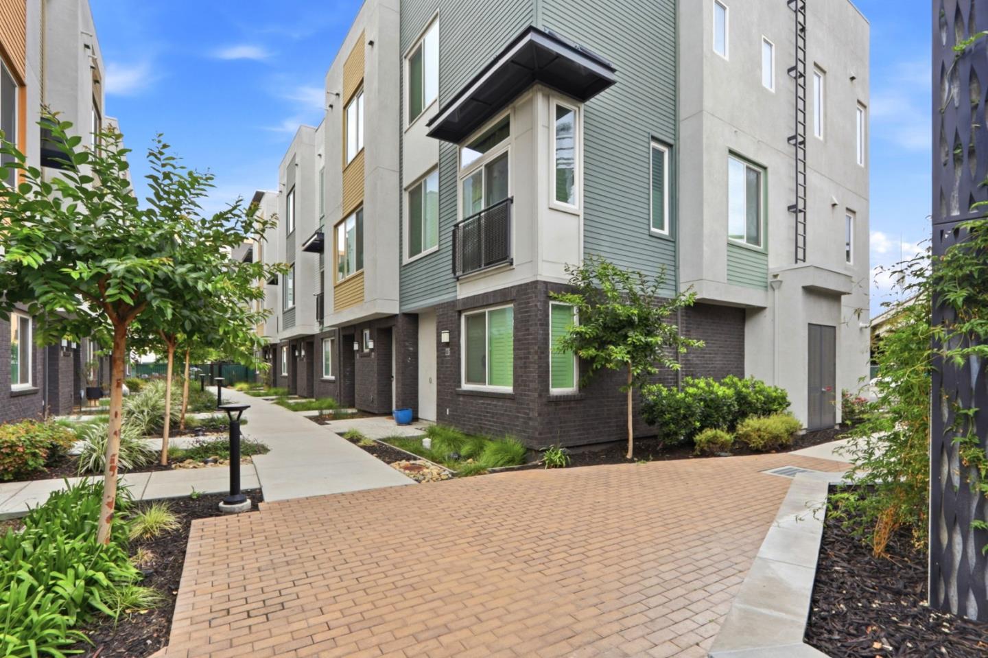 214 Proximity Way